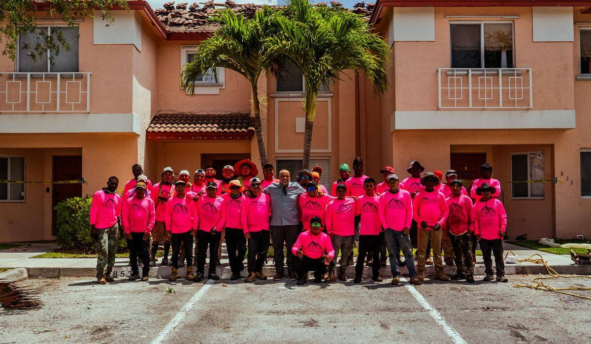 The Lake Erie Roofing crew on a South Florida job site